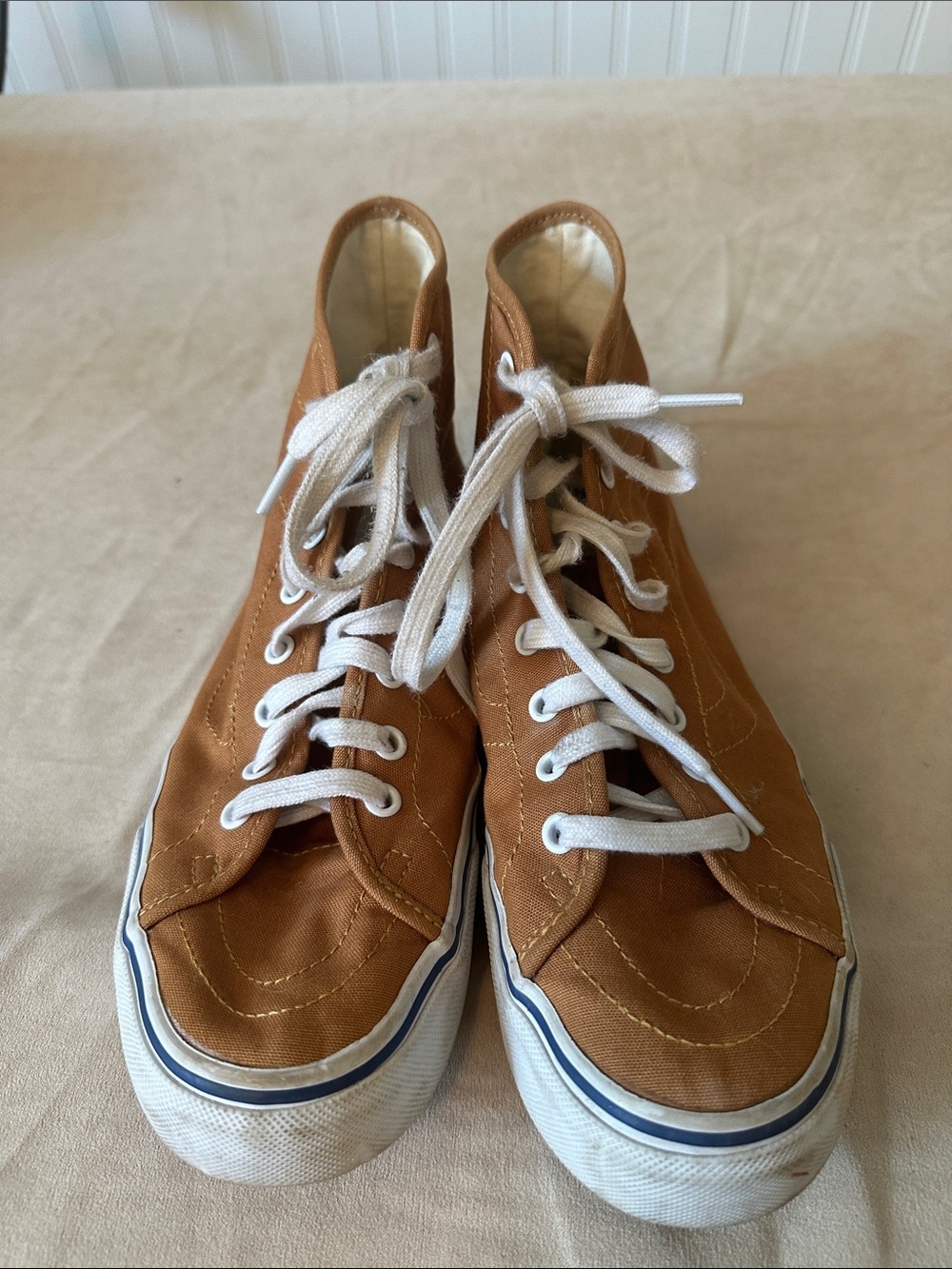 Vans - Picture 2 of 7